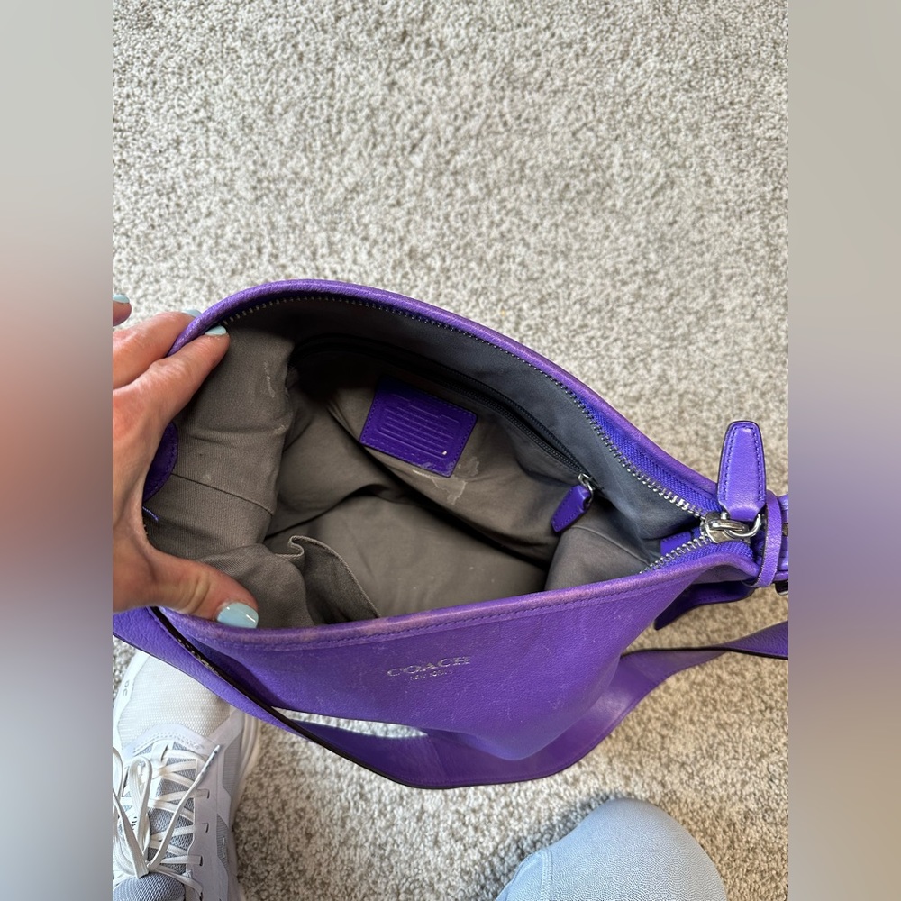 Purple leather Coach bag - Picture 3 of 9